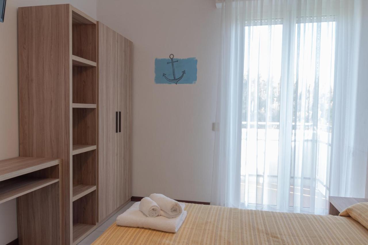 Hotel Astrid تّشيرفييا المظهر الخارجي الصورة