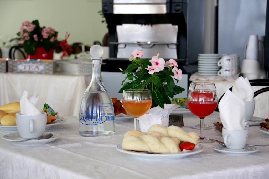 Hotel Astrid تّشيرفييا المظهر الخارجي الصورة