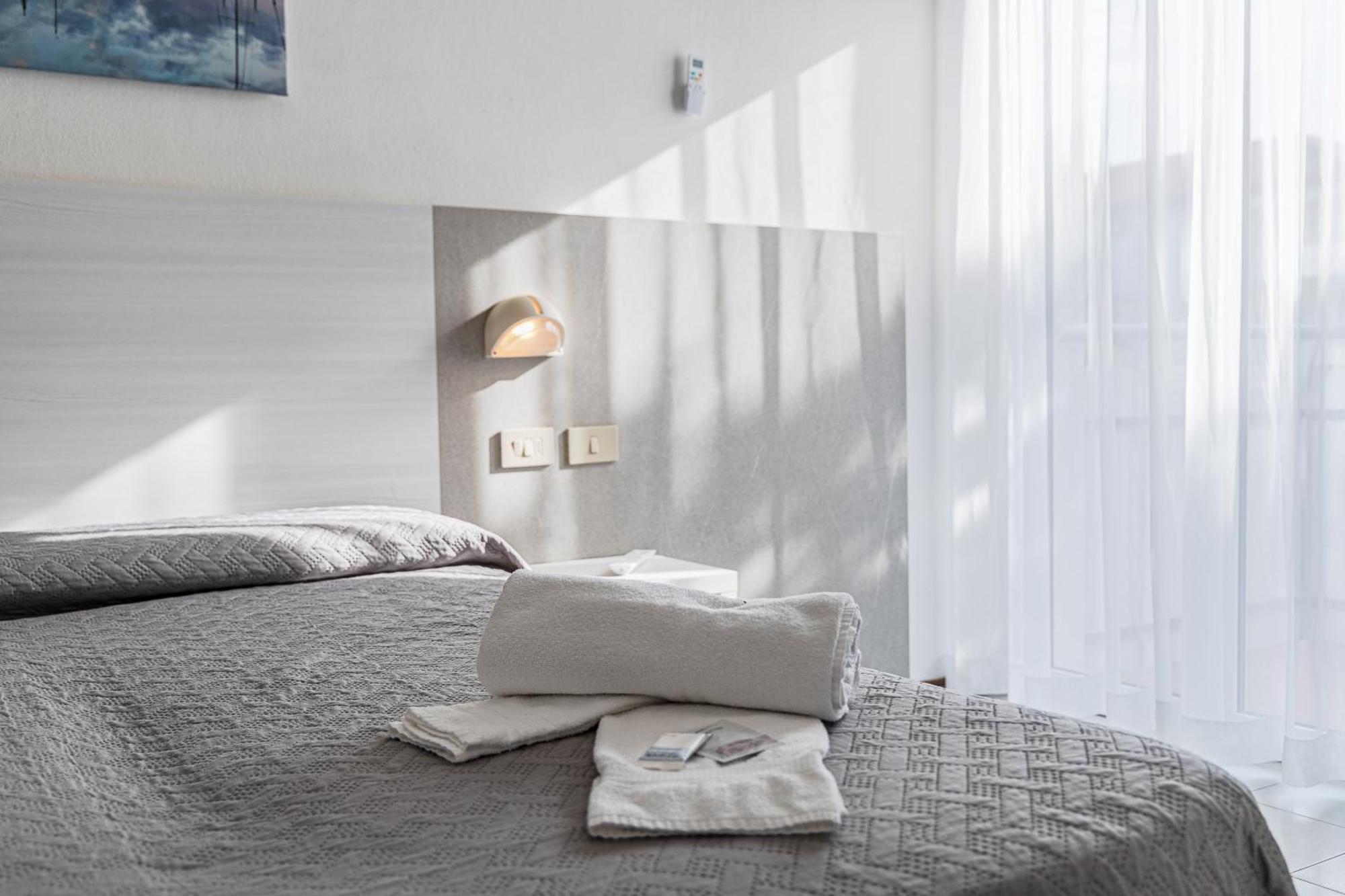 Hotel Astrid تّشيرفييا المظهر الخارجي الصورة