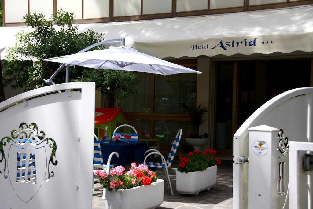 Hotel Astrid تّشيرفييا المظهر الخارجي الصورة