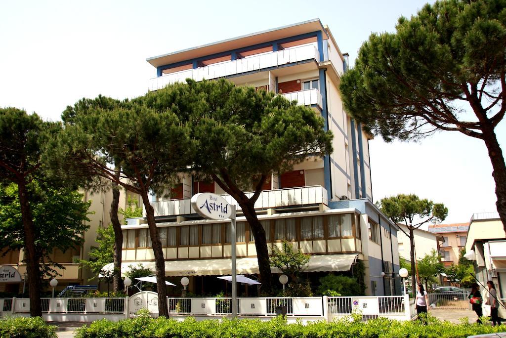 Hotel Astrid تّشيرفييا المظهر الخارجي الصورة