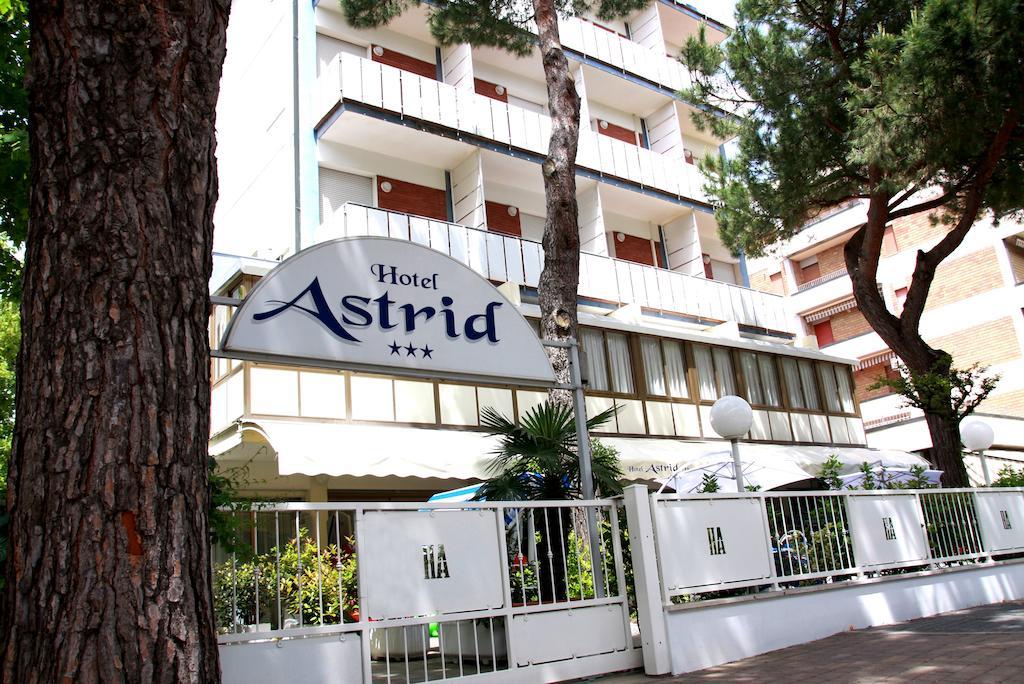 Hotel Astrid تّشيرفييا المظهر الخارجي الصورة