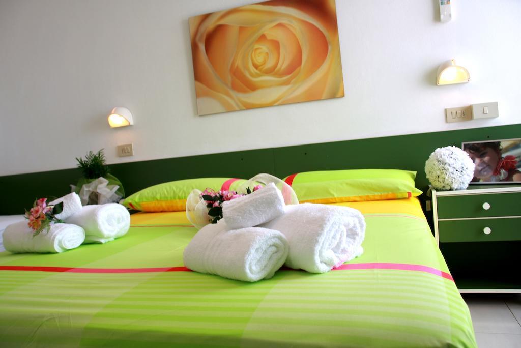 Hotel Astrid تّشيرفييا الغرفة الصورة