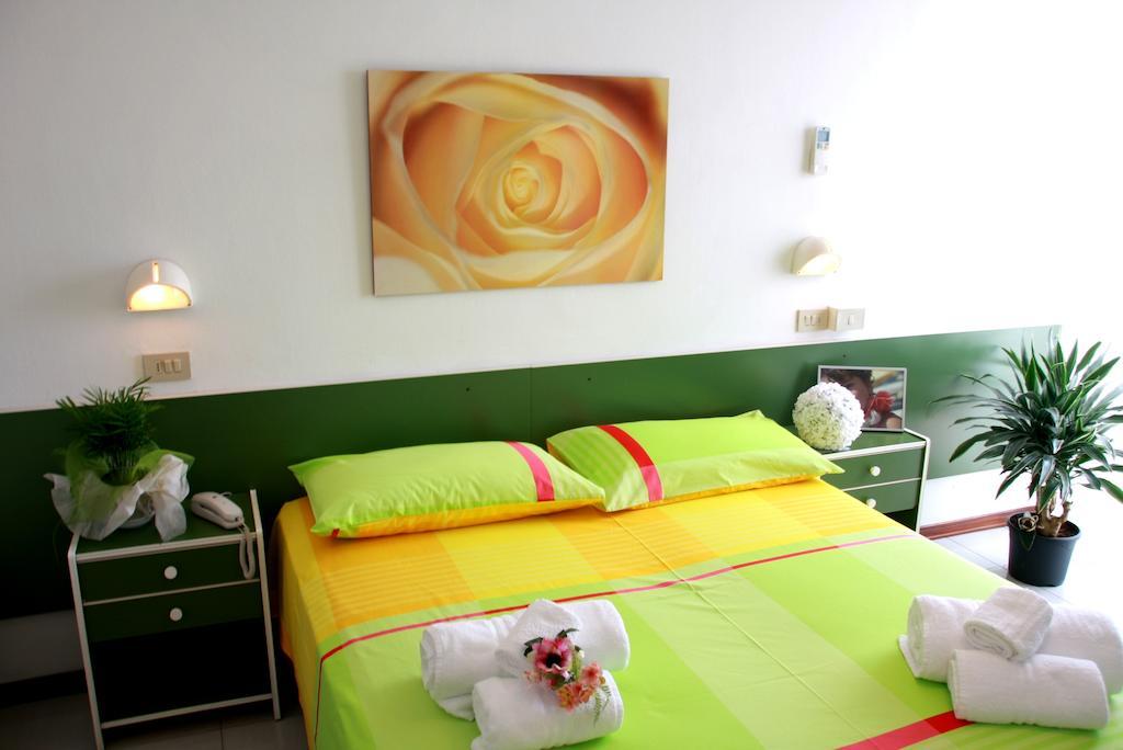 Hotel Astrid تّشيرفييا الغرفة الصورة