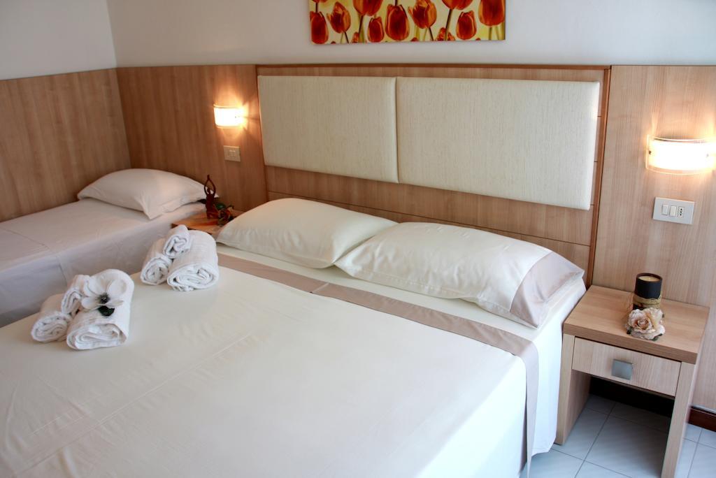 Hotel Astrid تّشيرفييا المظهر الخارجي الصورة
