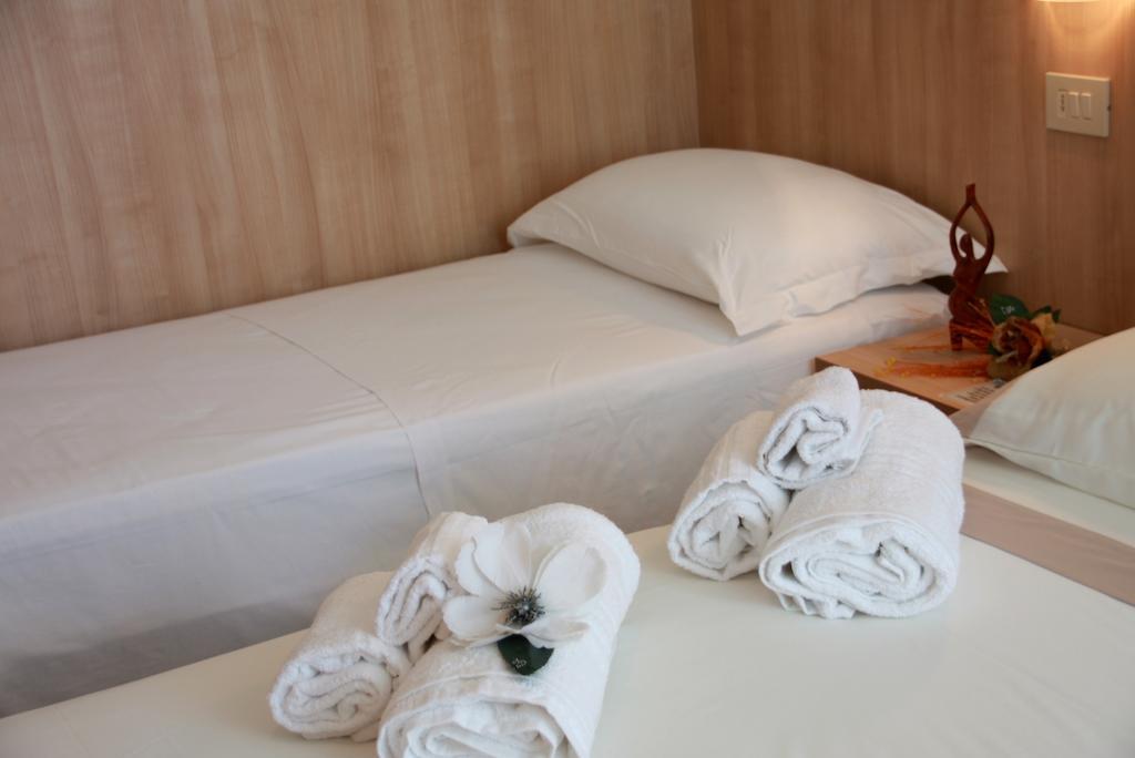 Hotel Astrid تّشيرفييا المظهر الخارجي الصورة
