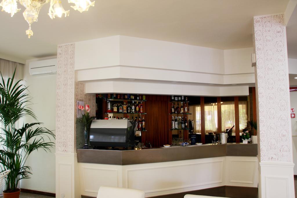 Hotel Astrid تّشيرفييا المظهر الخارجي الصورة