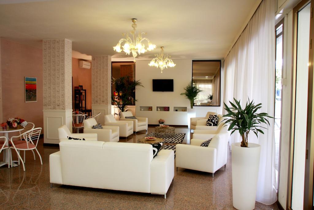 Hotel Astrid تّشيرفييا المظهر الخارجي الصورة